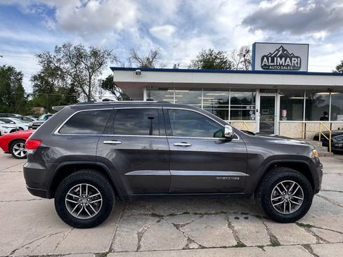 Used 2018 Jeep Grand Cherokee Limited w/ Trailer Tow Group IV AWD/4WD image 8