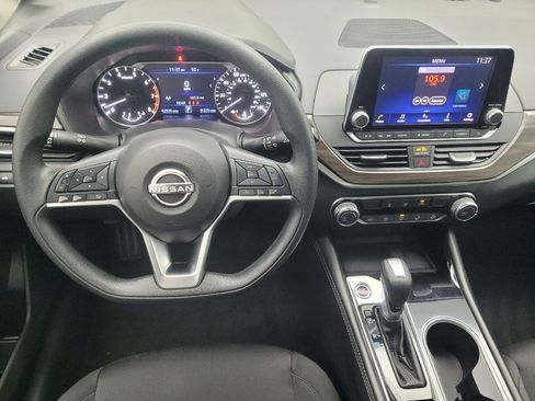 Used 2023 Nissan Altima 2.5 SV image 22