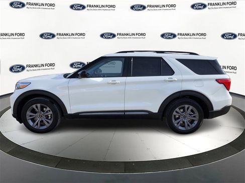 Certified 2022 Ford Explorer XLT w/ Equipment Group 202A image 2