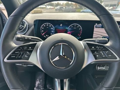 Used 2025 Mercedes-Benz GLA 250 4MATIC image 29