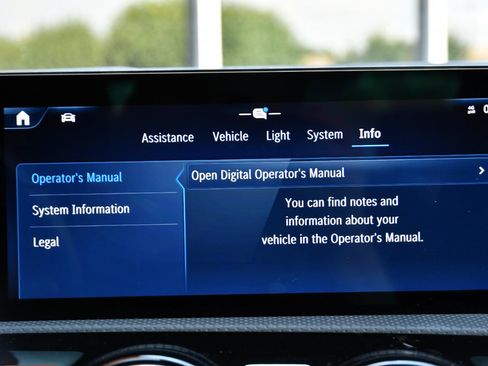 Used 2025 Mercedes-Benz CLA 250 4MATIC image 25