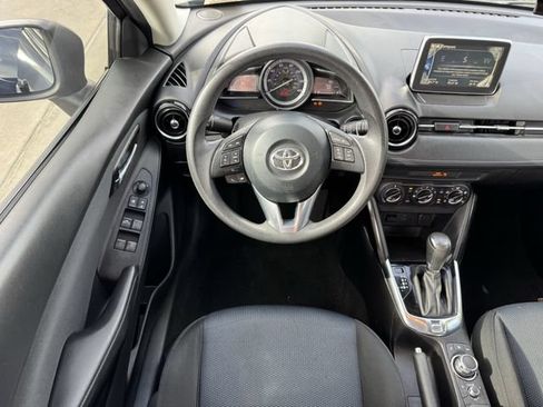 Used 2017 Toyota Yaris iA FWD image 10