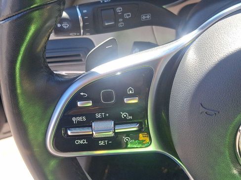 Used 2022 Mercedes-Benz GLC 300 GLC 300 image 17