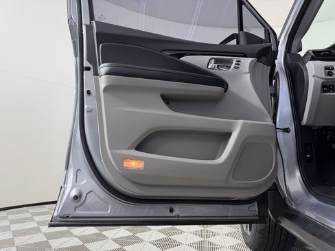 Used 2021 Honda Pilot Touring image 13