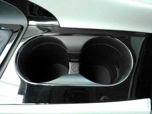 Used 2023 Hyundai Elantra Limited image 50