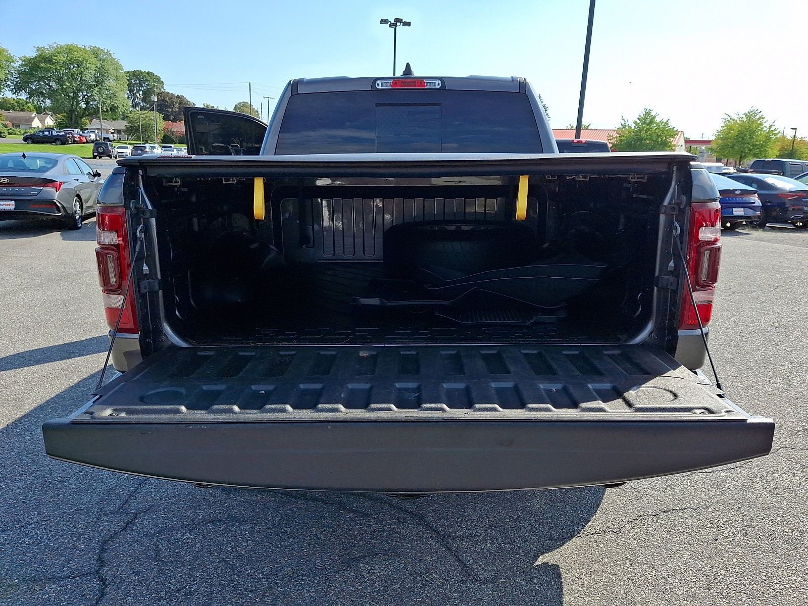 Used 2023 RAM 1500 Laramie AWD/4WD image 30