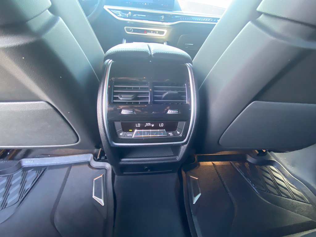Used 2026 BMW X6 xDrive40i w/ Climate Comfort Package AWD/4WD image 25
