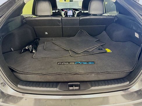 Used 2019 Toyota Prius Prime Premium image 29