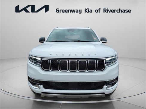 Used 2023 Jeep Wagoneer Series III w/ Preferred Equipment Group image 2
