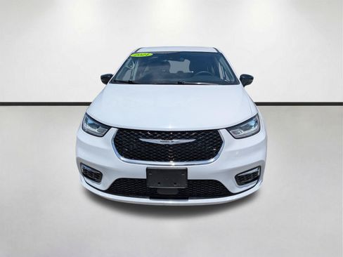 Used 2024 Chrysler Pacifica Touring-L FWD image 10