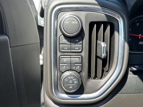 Used 2022 Chevrolet Silverado 3500 High Country w/ Technology Package AWD/4WD image 29