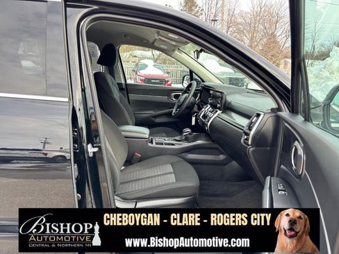 Used 2023 Kia Sorento LX image 35