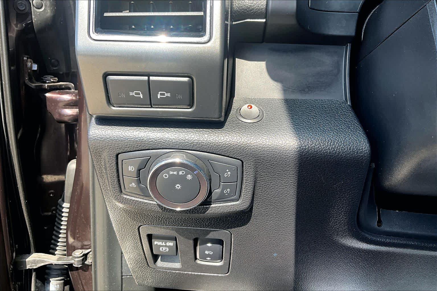 Used 2019 Ford F150 Lariat w/ Equipment Group 502A Luxury AWD/4WD image 36