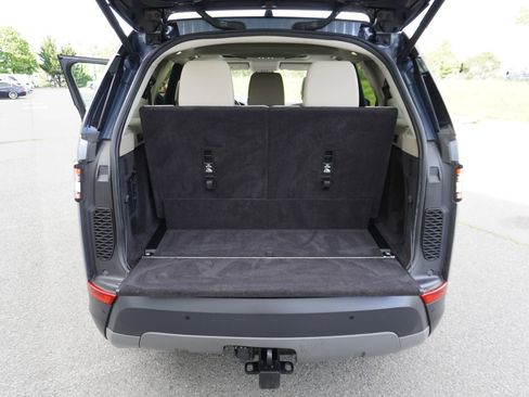 Used 2020 Land Rover Discovery SE AWD/4WD image 25