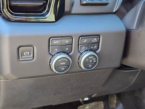 Used 2024 GMC Sierra 1500 AT4X image 24