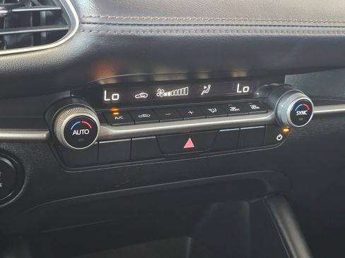 Used 2024 MAZDA MAZDA3 s FWD image 28