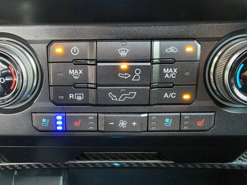 Used 2019 Ford F150 Raptor w/ Equipment Group 802A Luxury AWD/4WD image 17