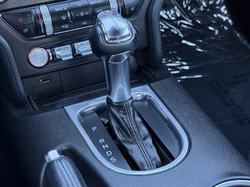 Used 2019 Ford Mustang Premium image 30