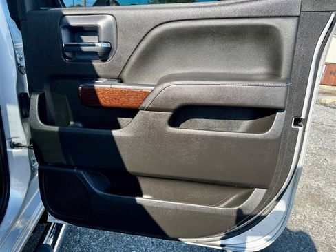 Used 2017 GMC Sierra 2500 SLE w/ SLE Preferred Package image 26