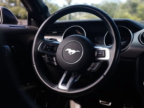 Used 2018 Ford Mustang Premium RWD image 27