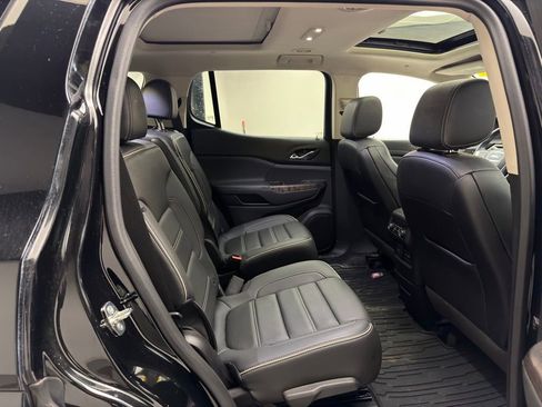 Used 2023 GMC Acadia Denali w/ Denali Technology Package image 5