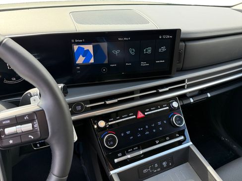 Used 2025 Hyundai Santa Fe SEL FWD image 12