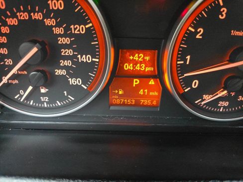Used 2013 BMW X1 xDrive35i w/ Technology Pkg AWD/4WD image 25