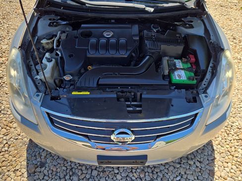 Used 2010 Nissan Altima 2.5 S FWD image 11