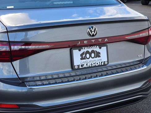 New 2026 Volkswagen Jetta SE FWD image 12