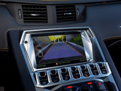 Used 2014 Lamborghini Aventador image 20