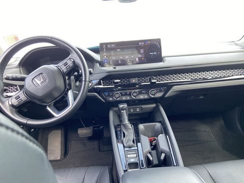 Used 2023 Honda Accord Touring image 15
