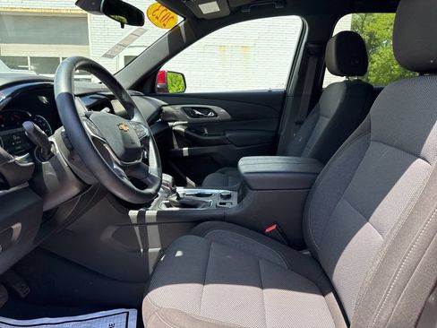 Used 2023 Chevrolet Traverse LT AWD/4WD image 9