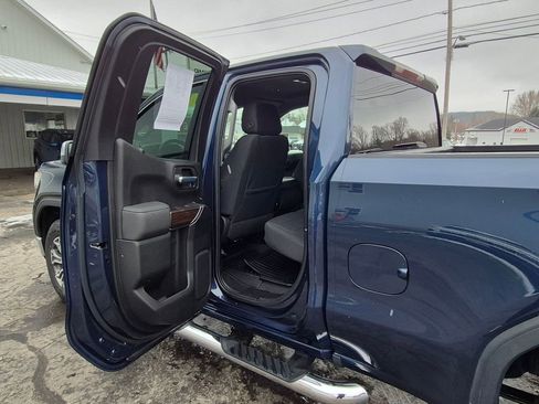 Used 2022 GMC Sierra 1500 SLE w/ X31 Off-Road Package image 22