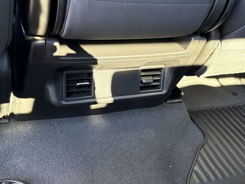 Used 2023 Chevrolet Silverado 1500 Custom image 11