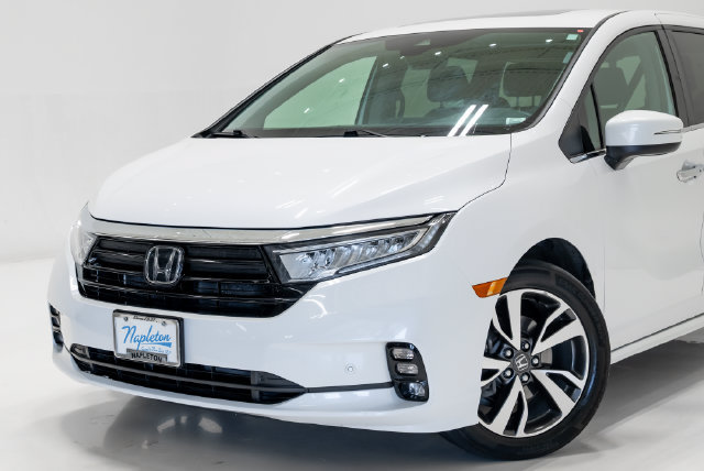 Used 2023 Honda Odyssey Touring image 4