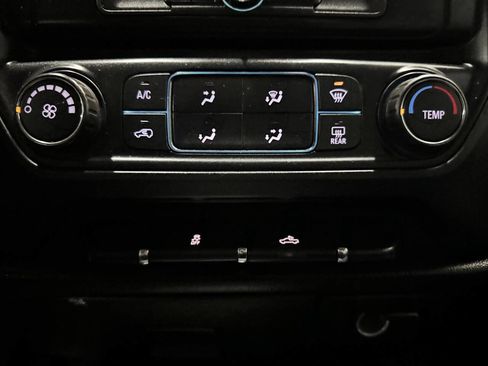 Used 2018 Chevrolet Silverado 1500 Custom w/ Custom Value Package image 22