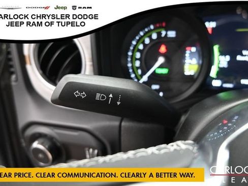 Used 2025 Jeep Wrangler Unlimited Sahara AWD/4WD image 18