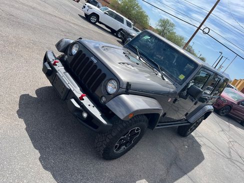 Used 2016 Jeep Wrangler Unlimited Rubicon AWD/4WD image 43