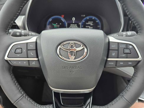 New 2026 Toyota Highlander Platinum AWD/4WD image 28