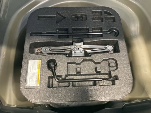 Used 2024 Toyota Corolla LE image 25