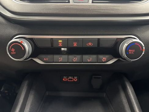 Used 2025 Nissan Altima 2.5 SV image 17