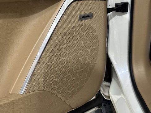 Used 2018 Cadillac Escalade Platinum RWD image 25