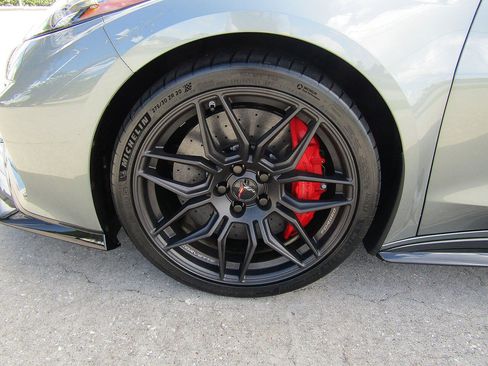 Used 2023 Chevrolet Corvette Z06 RWD image 25