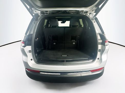 Used 2024 Jeep Grand Cherokee L Limited w/ Luxury Tech Group II image 32