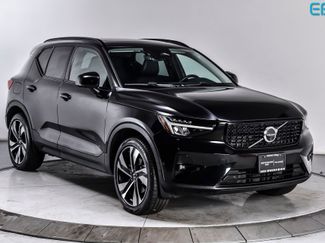 Used 2025 Volvo XC40 B5 Plus video 1