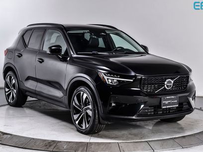 Used 2025 Volvo XC40 B5 Plus