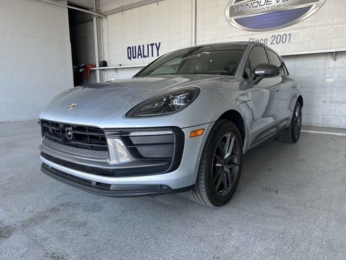 Used 2023 Porsche Macan Turbo image 7