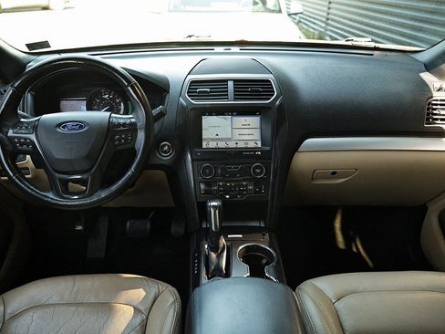 Used 2017 Ford Explorer XLT w/ Equipment Group 202A image 27