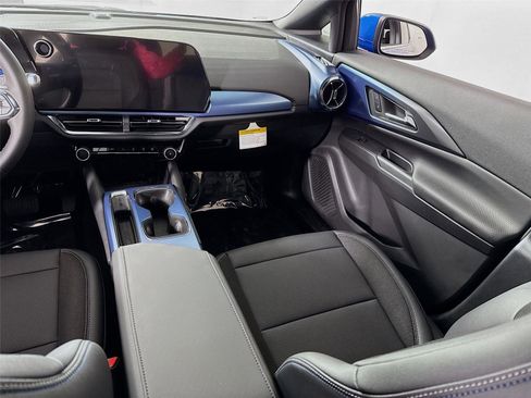 New 2026 Chevrolet Equinox EV LT AWD/4WD image 17