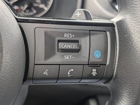 Used 2022 Nissan Rogue SV AWD/4WD image 24